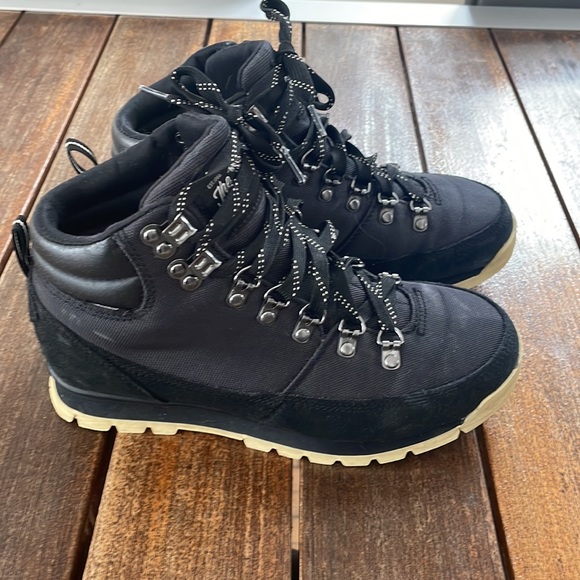 The North Face back to berkeley - Picture 2 of 6